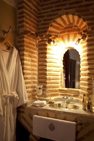 Imagen de la habitación del Riad Les Bougainvilliers. Foto 10