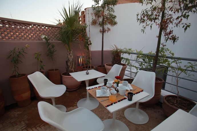 Imagen del bar/restaurante del Riad Les Jardins Des Lilas. Foto 5