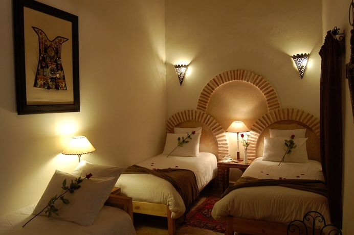Imagen de la habitación del Riad Les Trois Palmiers El Bacha. Foto 10