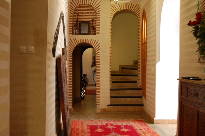 Imagen del bar/restaurante del Riad Les Trois Palmiers El Bacha. Foto 4
