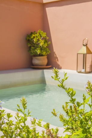Imagen de la piscina del Riad Majala. Foto 19