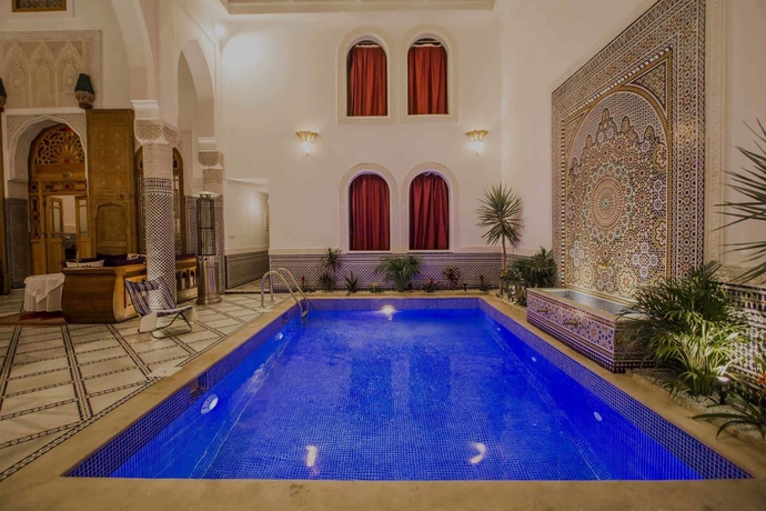 Imagen de la piscina del Riad Marjana Suites and Spa. Foto 16