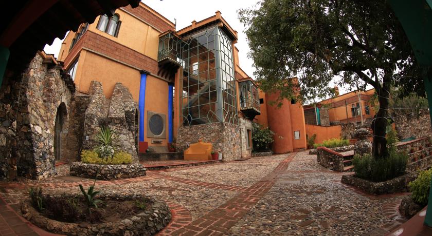 Imagen de los exteriores del Riad Mellado By Grupo Afekto. Foto 12