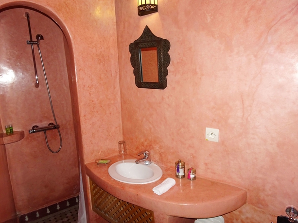 Imagen de la habitación del Riad Sabah. Foto 10