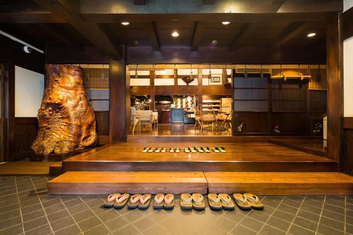 Imagen de los exteriores del Ryokan Asunaro. Foto 16