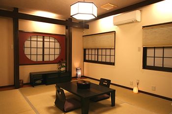 Imagen de los exteriores del Ryokan Bansuitei Ikoiso. Foto 12