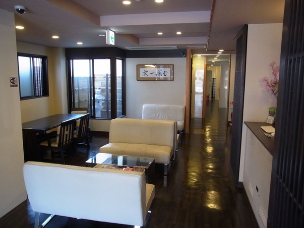 Imagen de los interiores del Ryokan Capsule Kyoto. Foto 10