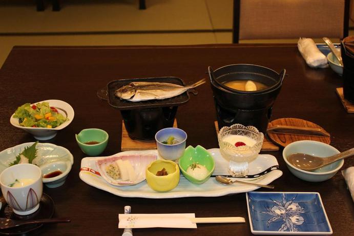 Imagen del bar/restaurante del Ryokan Fuji Ginkei. Foto 11