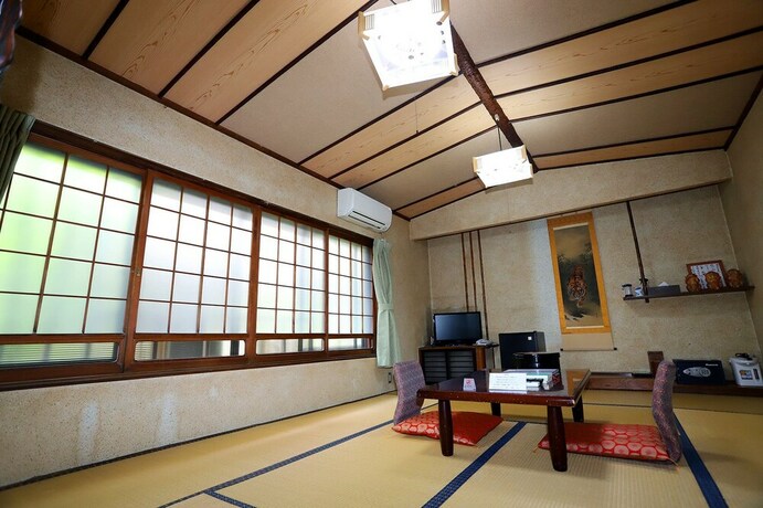 Imagen de la habitación del Ryokan Hinoderyokan. Foto 17