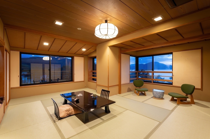 Imagen de la habitación del Ryokan Kashintei Shirahama. Foto 13