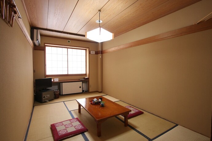 Imagen de la habitación del Ryokan Kawahiro. Foto 22