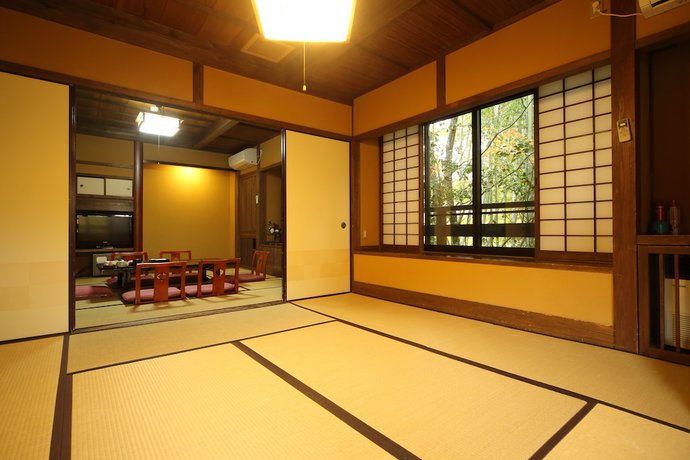 Imagen de la habitación del Ryokan Kurokawa Onsen Wakaba. Foto 6