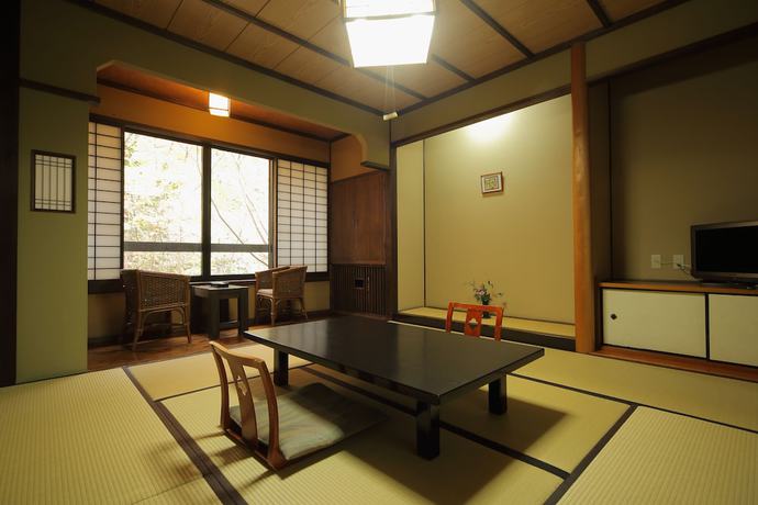 Imagen de la habitación del Ryokan Kurokawa Onsen Wakaba. Foto 7