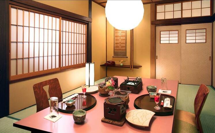 Imagen del bar/restaurante del Ryokan Kusatsu Onsen Ekinariya. Foto 18