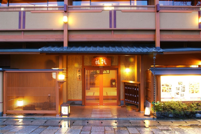 Imagen de los exteriores del Ryokan Kyoto Arashiyama Onsen Hanaikada. Foto 8