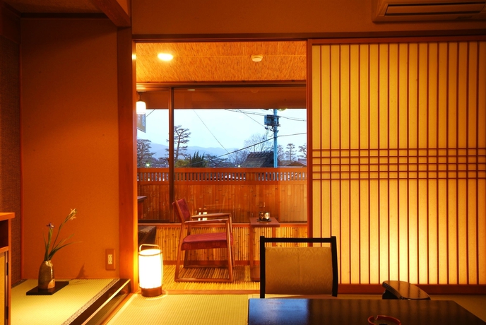 Imagen de la habitación del Ryokan Kyoto Arashiyama Onsen Hanaikada. Foto 4