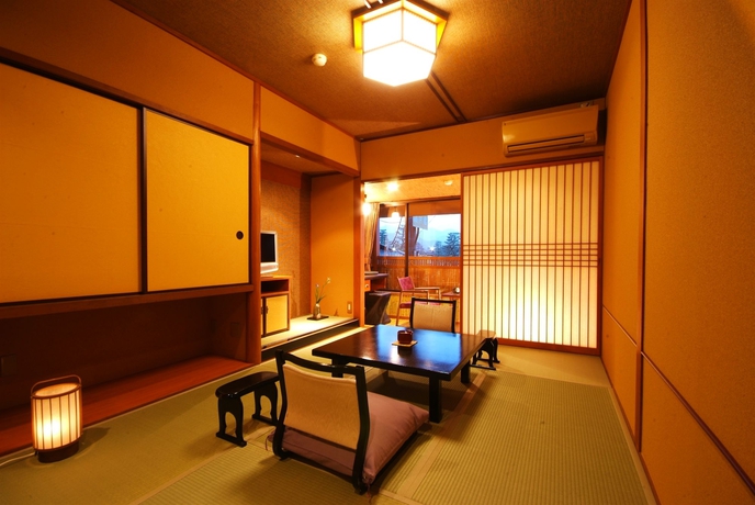Imagen de la habitación del Ryokan Kyoto Arashiyama Onsen Hanaikada. Foto 6