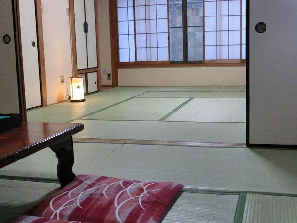 Imagen de los interiores del Ryokan Matsushima. Foto 13