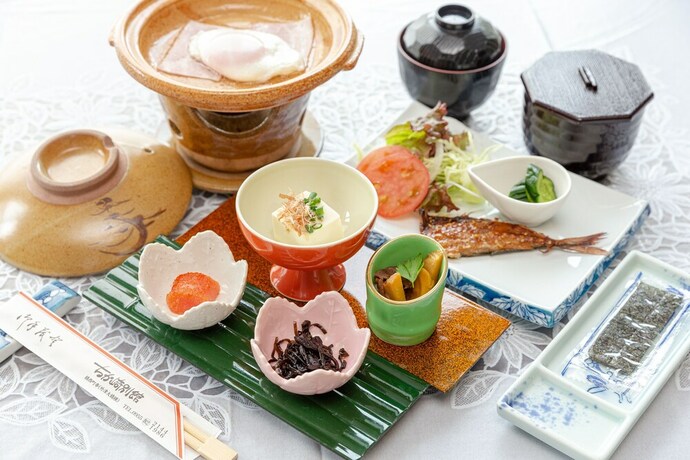 Imagen del bar/restaurante del Ryokan OYO Chikazaki Bekkan Genkai. Foto 5