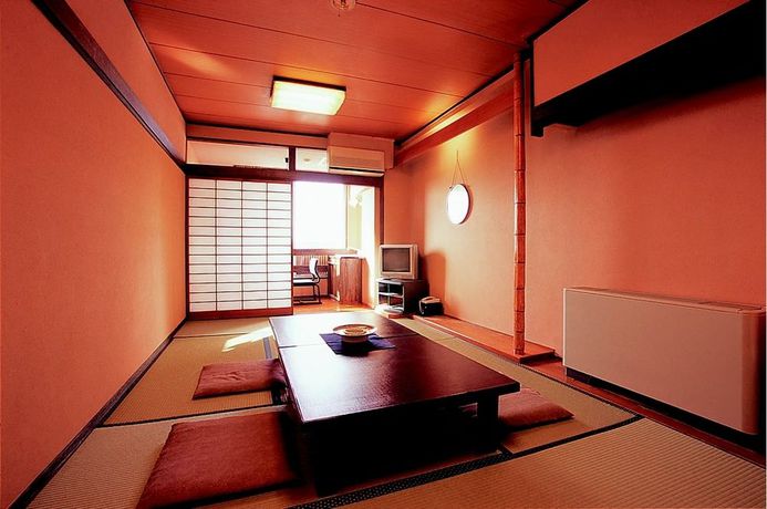 Imagen de la habitación del Ryokan Obama Onsen Tsutaya. Foto 4