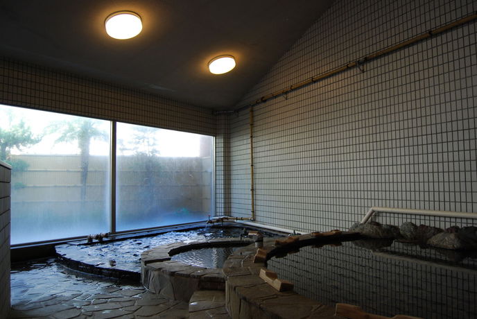 Imagen de la piscina del Ryokan Obama Onsen Tsutaya. Foto 13