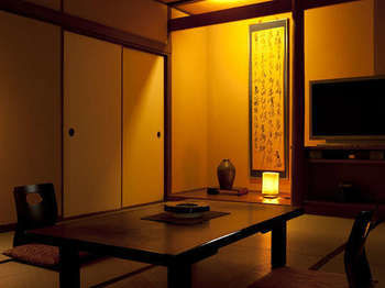 Imagen de los exteriores del Ryokan Obama Onsen Tsutaya. Foto 8