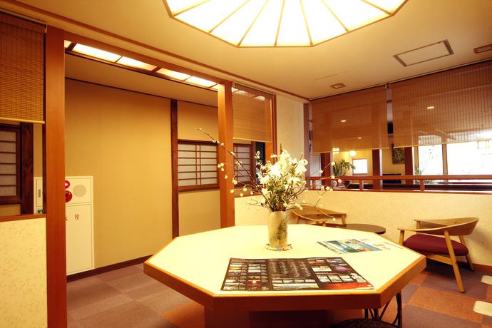 Imagen de los interiores del Ryokan Onsen Mitake. Foto 16