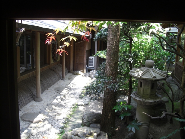 Imagen de los exteriores del Ryokan Sento, KOBE. Foto 13