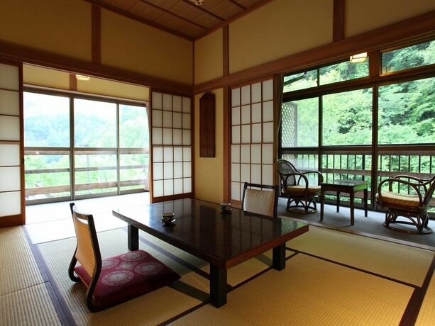 Imagen de la habitación del Ryokan Shirahone Onsen Tsuruya. Foto 21