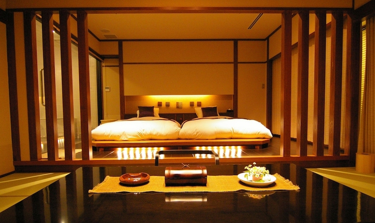 Imagen de la habitación del Ryokan Tendo Onsen TAKINOYU. Foto 2