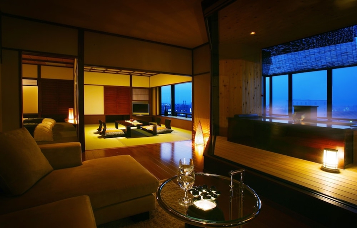 Imagen de la habitación del Ryokan Tendo Onsen TAKINOYU. Foto 7