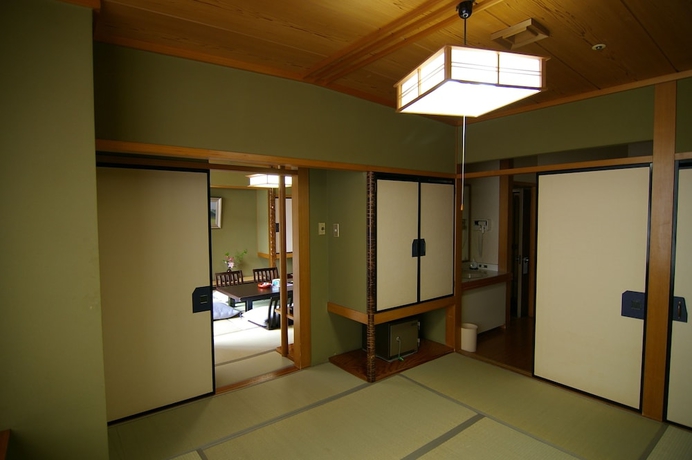 Imagen de la habitación del Ryokan Tendo Onsen TAKINOYU. Foto 14
