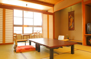 Imagen de la habitación del Ryokan Yamashiro Onsen Tatami. Foto 7