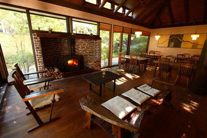 Imagen del bar/restaurante del Ryokan Yufuin Onsen Hananomai. Foto 6