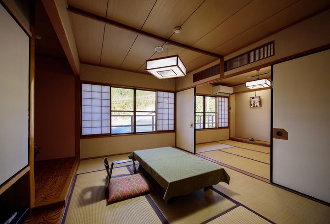 Imagen de la habitación del Ryokan Yufuin Onsen Wafu Tsuenosho. Foto 16