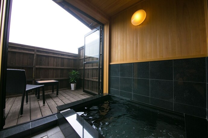 Imagen de la piscina del Ryokan Yufusan. Foto 32