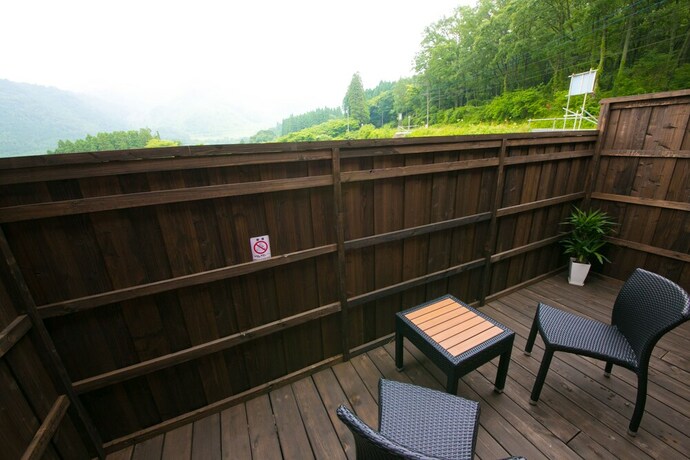Imagen de la piscina del Ryokan Yufusan. Foto 36