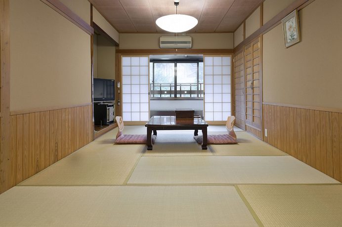 Imagen de la habitación del Ryokan Yunohira Onsen Kamiyanagiya. Foto 10
