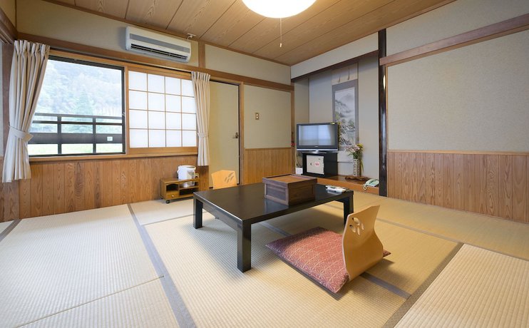 Imagen de la habitación del Ryokan Yunohira Onsen Kamiyanagiya. Foto 12
