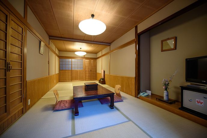 Imagen de la habitación del Ryokan Yunohira Onsen Kamiyanagiya. Foto 15