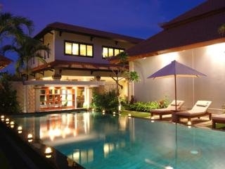 Imagen de la piscina del Villa Asri Jewel s and Spa. Foto 8