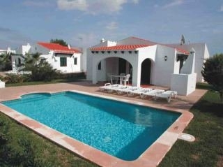 Imagen de la piscina del Villa Calan Bosch Villas. Foto 5