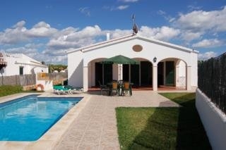 Imagen de la piscina del Villa Calan Bosch Villas. Foto 6