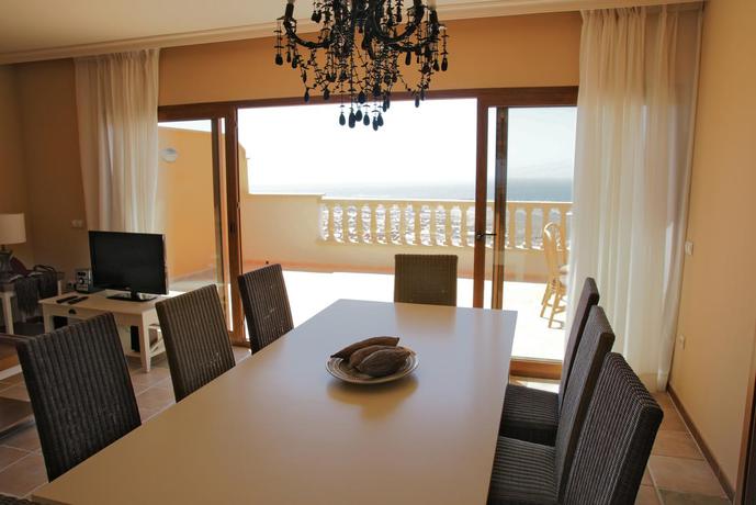 Imagen de los interiores del Villa Castillo, Costa Caleta. Foto 7