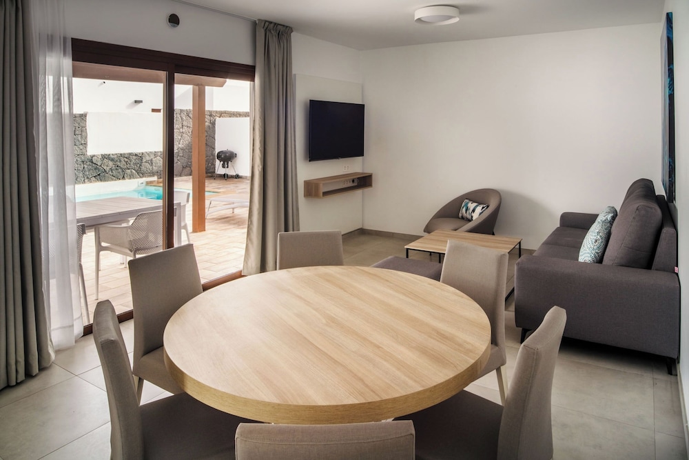 Imagen de la habitación del Villa Ereza Villas La Granja. Foto 8