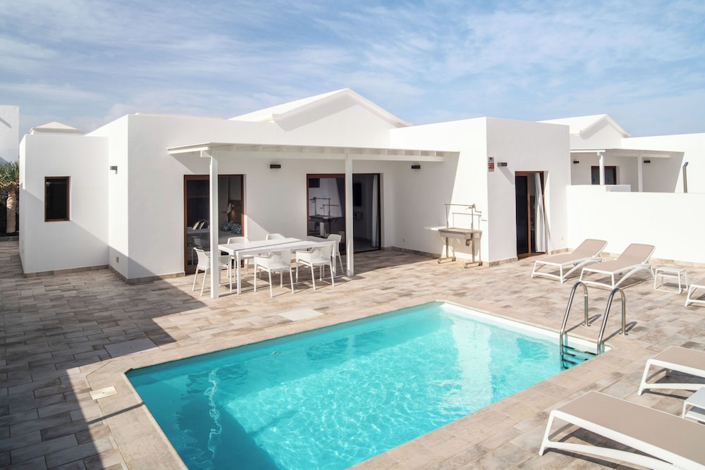 Imagen de la habitación del Villa Ereza Villas La Granja. Foto 12