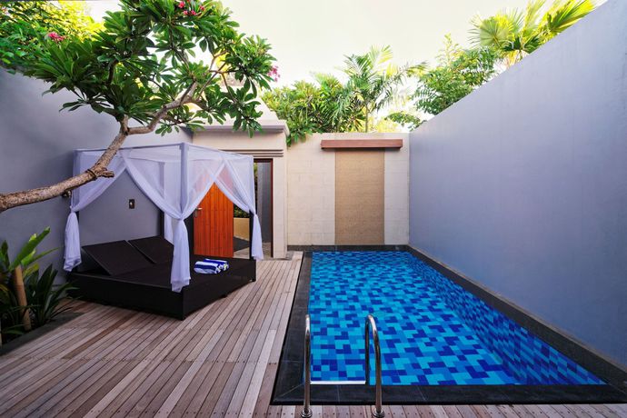 Imagen de la piscina del Villa Lasanti s and Spa Seminyak. Foto 27