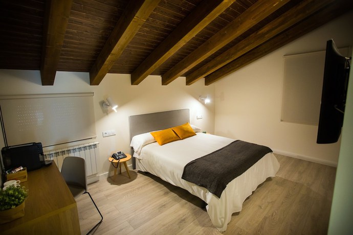 Imagen de la habitación del Villa Lucerna Sports and Hotel Resort. Foto 12