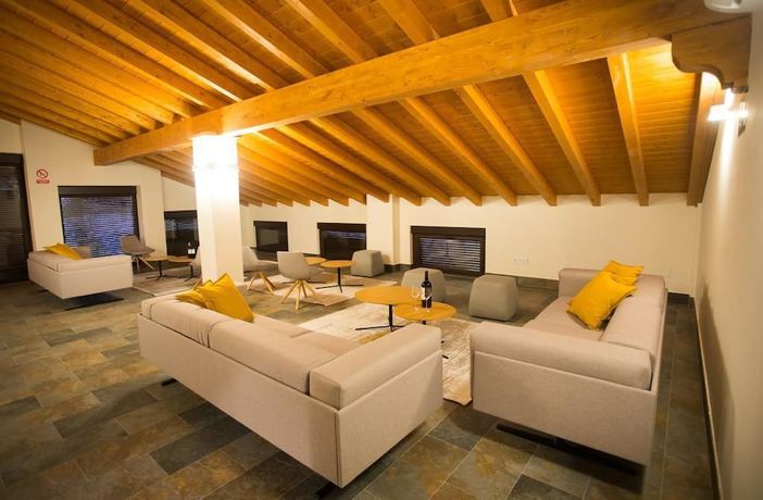 Imagen de los interiores del Villa Lucerna Sports and Hotel Resort. Foto 19
