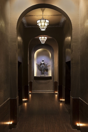 Imagen de los interiores del Villa Makassar. Foto 19